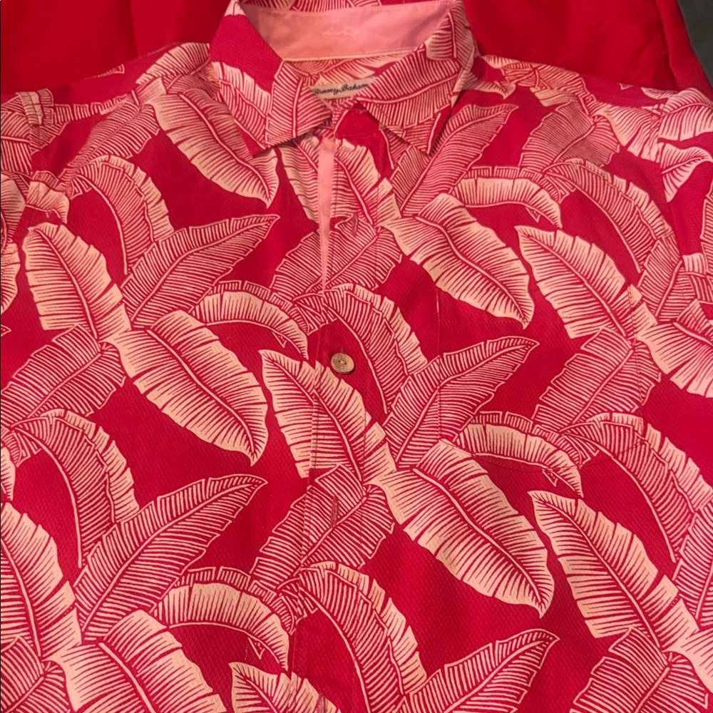 Tommy bahama medium floral.  Silk.   21 inches p2p